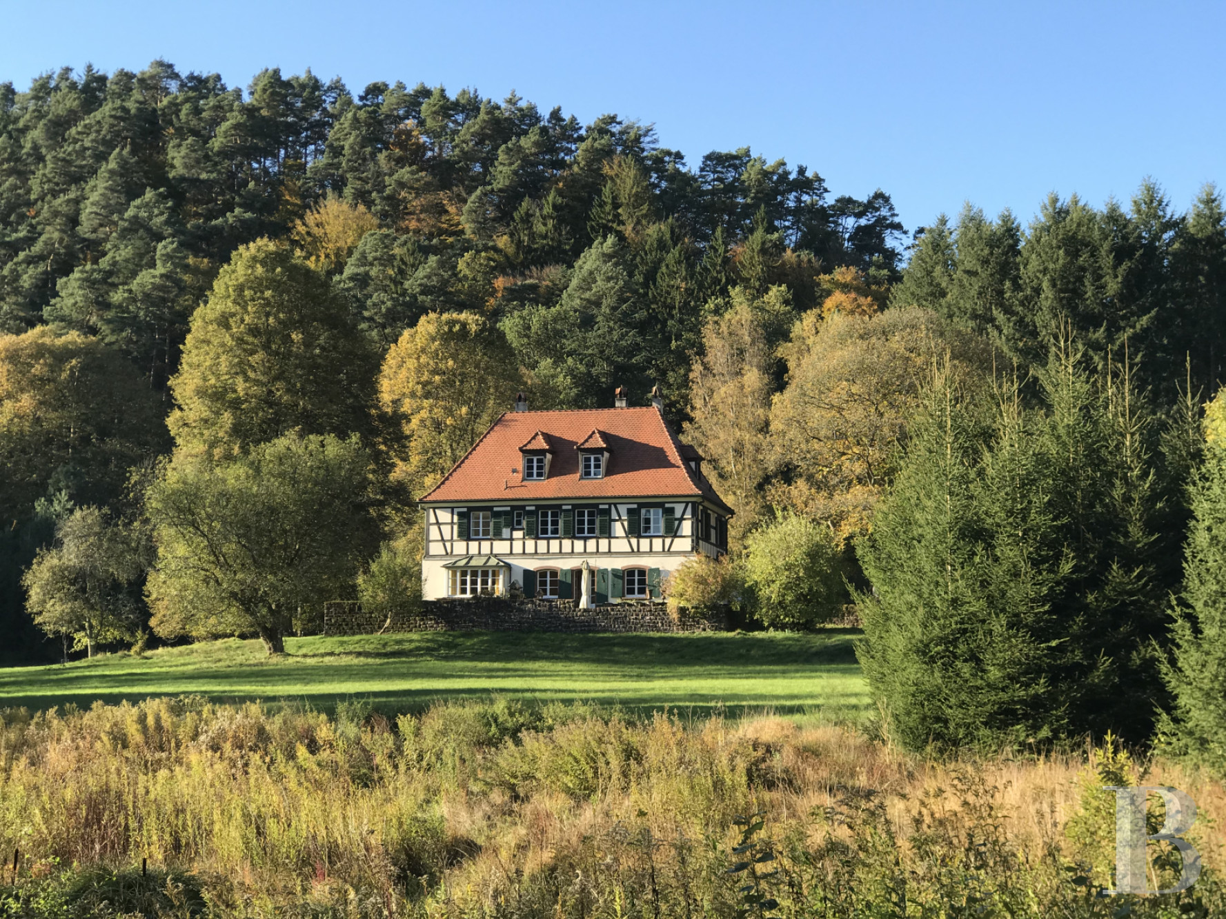 Dans les Vosges du Nord,  un ancien pavillon de chasse du 19e siècle transformé en confortable maison alsacienne traditionnelle - photo  n°1